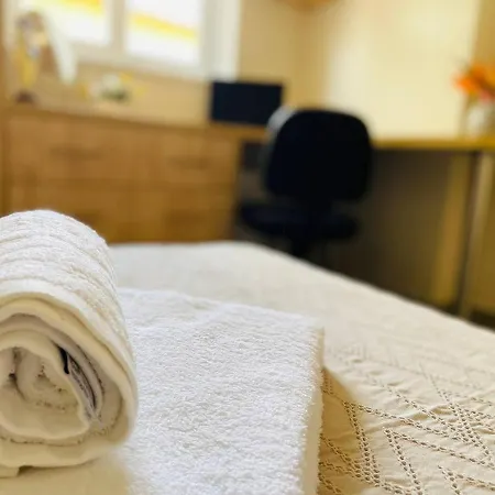 אכסניה Cozy Nest - 2min To Beach, 6min Walk To Old Town *